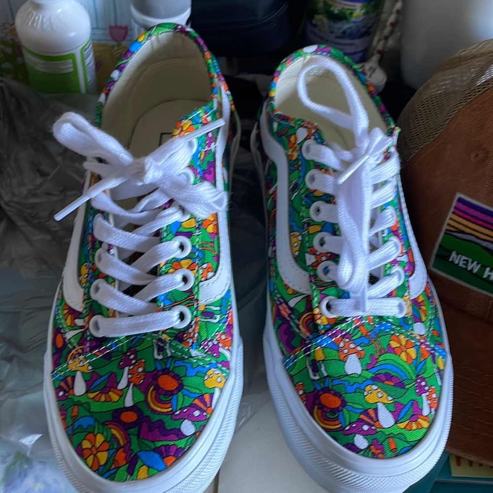Vans sneakers 7.5 woman